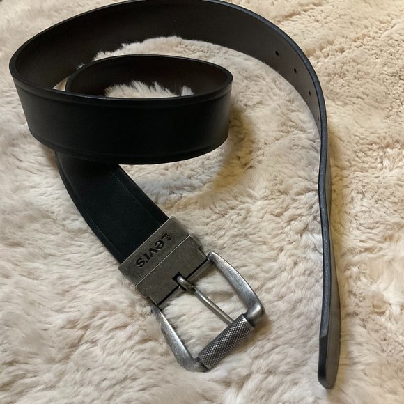 Levi's Other - Levi's Reversible Leather Synthetic Belt Black Brown M 34-36